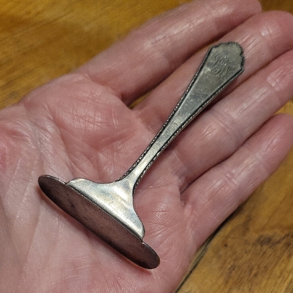 Sterling Silver Vintage Baby Food Scraper - Picture 5 of 6